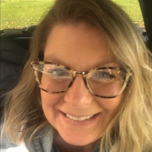 Meet your Posher, Abby